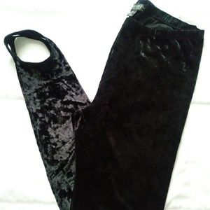 Forever 21 (NWOT) Black Crushed Velvet Leggings 2x